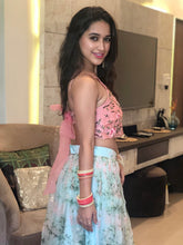 Load image into Gallery viewer, The Roses Tie Back Blouse