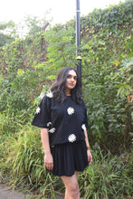Load image into Gallery viewer, The Daisy Tshirt