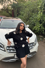 Load image into Gallery viewer, The Daisy Tshirt