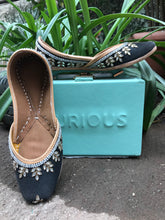 Load image into Gallery viewer, The Leafy Jutti
