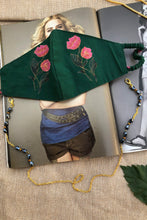 Load image into Gallery viewer, Black Bow Chain
