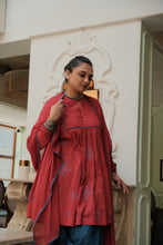 Load image into Gallery viewer, The Sohni Kurta Set
