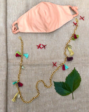 Load image into Gallery viewer, Chunky Gold Chain With Tassels And Shells
