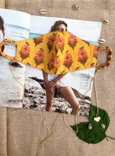Load image into Gallery viewer, Dainty Gold Chain With Heart Charm
