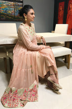 Load image into Gallery viewer, The Peach Layered Jacket And Sage Green Crop And Pants
